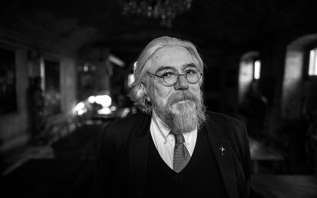 Ιταλός γιατρός Α.Μελούτσι: «Οι πολιτικοί εμβολιάζονται με placebo – Μου έχουν προτείνει και μένα»