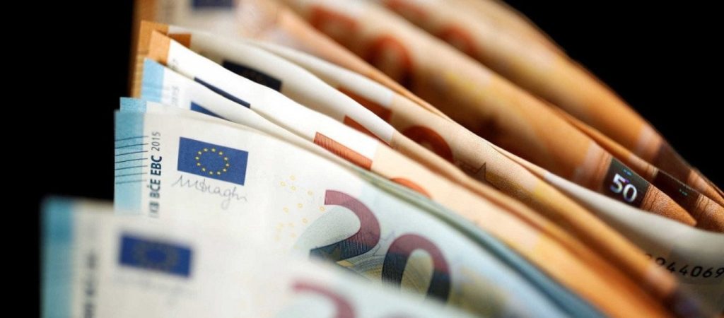 Τα εύκολα βήματα για να μαζέψεις 1.000 ευρώ σε επτά μήνες χωρίς κόπο
