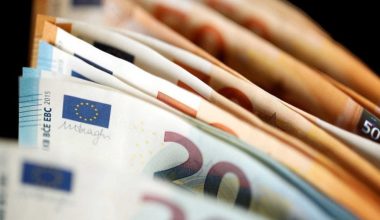 Τα εύκολα βήματα για να μαζέψεις 1.000 ευρώ σε επτά μήνες χωρίς κόπο
