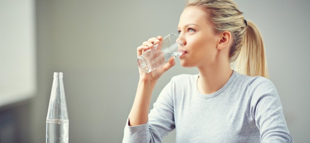 Δηλητηρίαση από την υπερβολική κατανάλωση νερού – Τα συμπτώματα στον οργανισμό