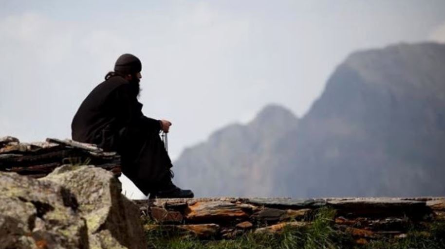 Αυτό το ήξερες; – Ποια η διαφορά γέροντα, πνευματικού και εξομολόγου;