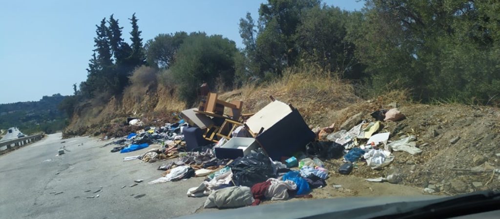 Καταγγελία πολιτών για παράνομη χωματερή στα Βραχναίικα – «Θα καούμε ζωντανοί»