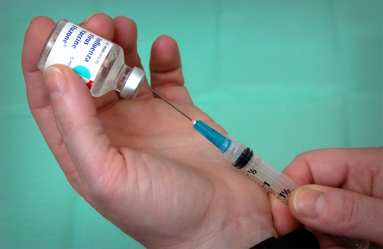 Νέο σκάνδαλο με εμβόλια της Moderna στην Ιαπωνία – Βρέθηκαν ξένες ουσίες και σε άλλα φιαλίδια