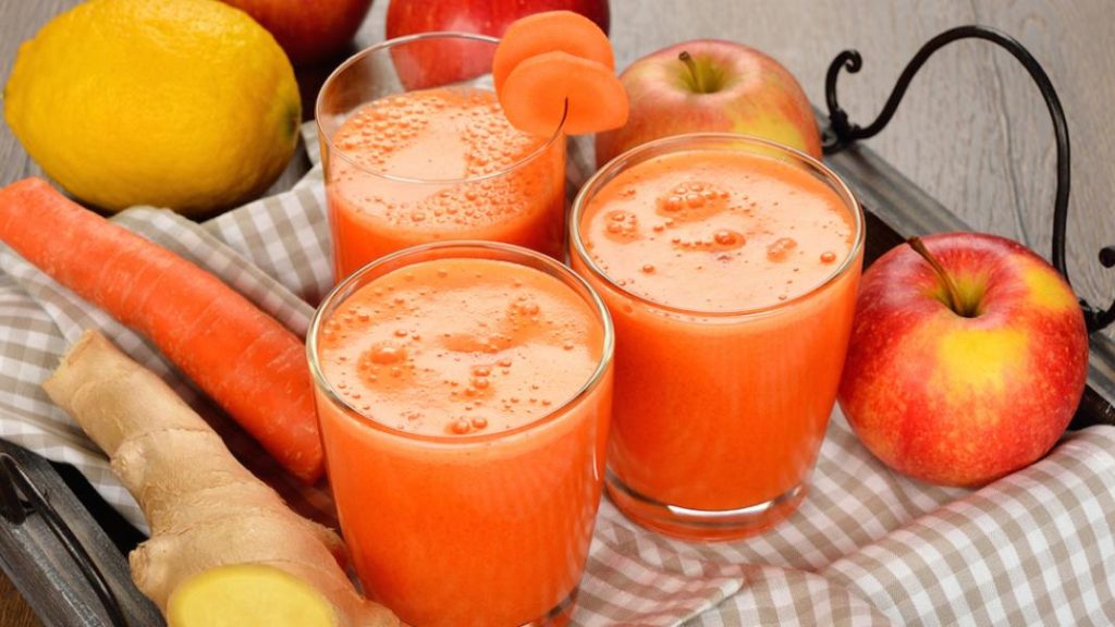 Λιποδιαλυτικά ροφήματα: Πέντε σπιτικές συνταγές για να απαλλαγείτε από το «σωσίβιο» στην κοιλιά