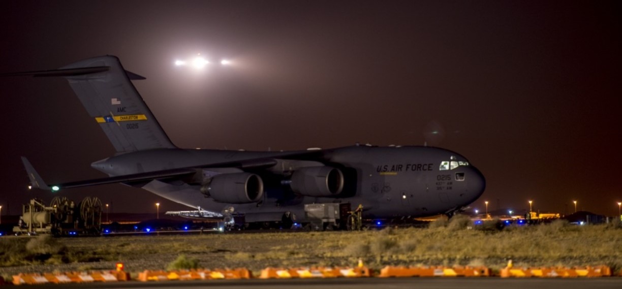 ΗΠΑ: «Ο πόλεμος στο Αφγανιστάν τέλειωσε» – Απογειώθηκε η τελευταία πτήση της αμερικανικής Αεροπορίας από την Καμπούλ