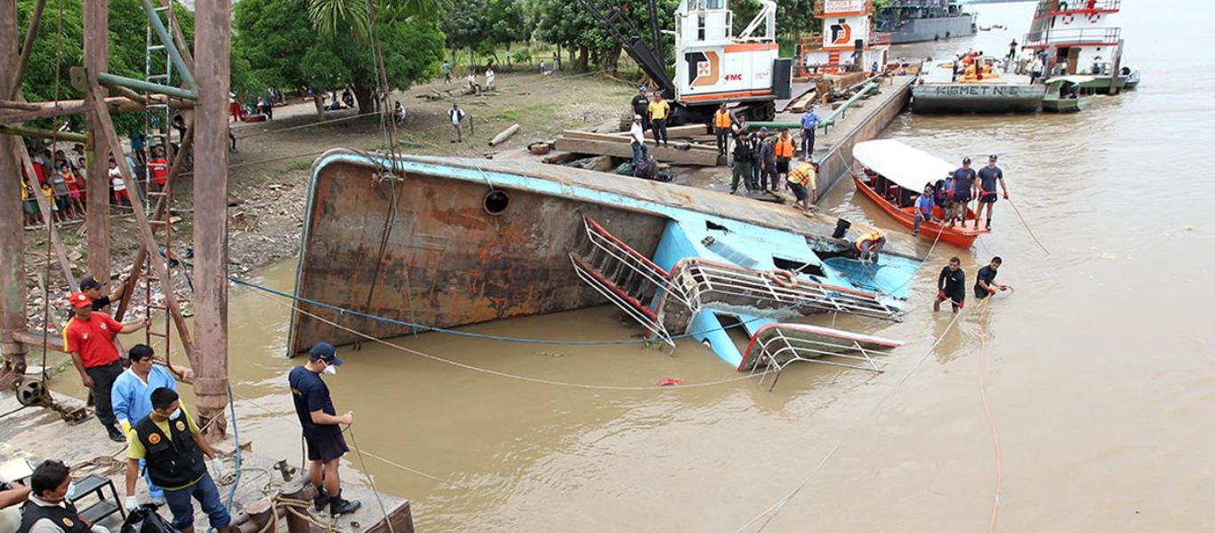 Τραγωδία στο Περού – Στους 11 οι νεκροί από σύγκρουση πλοίων σε ποταμό (βίντεο)