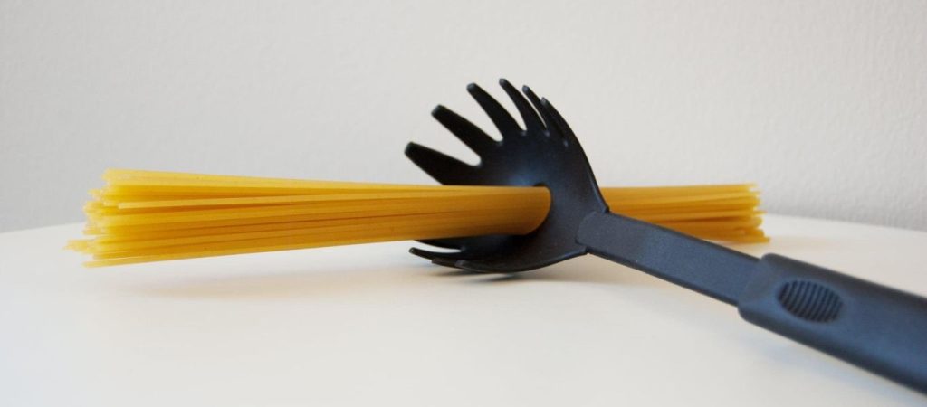 Ο μύθος με την τρύπα στην κουτάλα για τα μακαρόνια – Τι ισχύει τελικά;