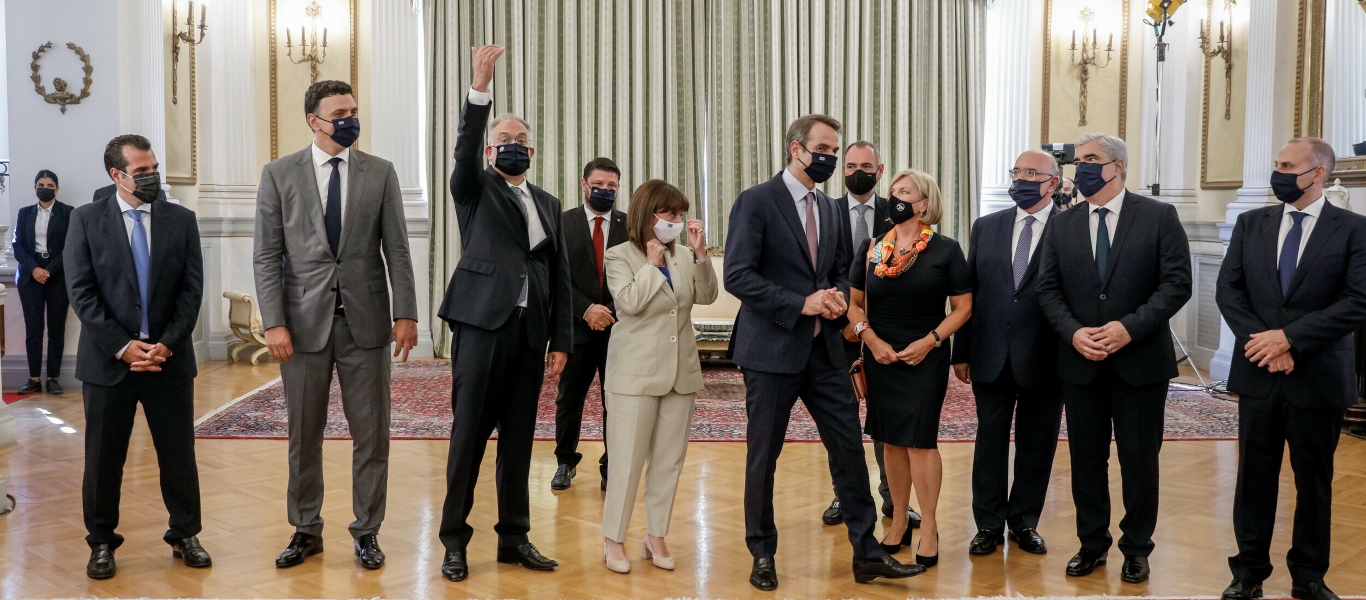 Ολοκληρώθηκε η ορκωμοσία των νέων μελών της κυβέρνησης (φώτο)