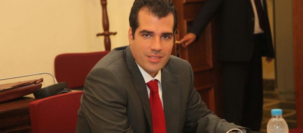 Ανασχηματισμός: Τα ηνία του υπουργείου Υγείας αναλαμβάνει ο Θ.Πλεύρης – Το βιογραφικό του