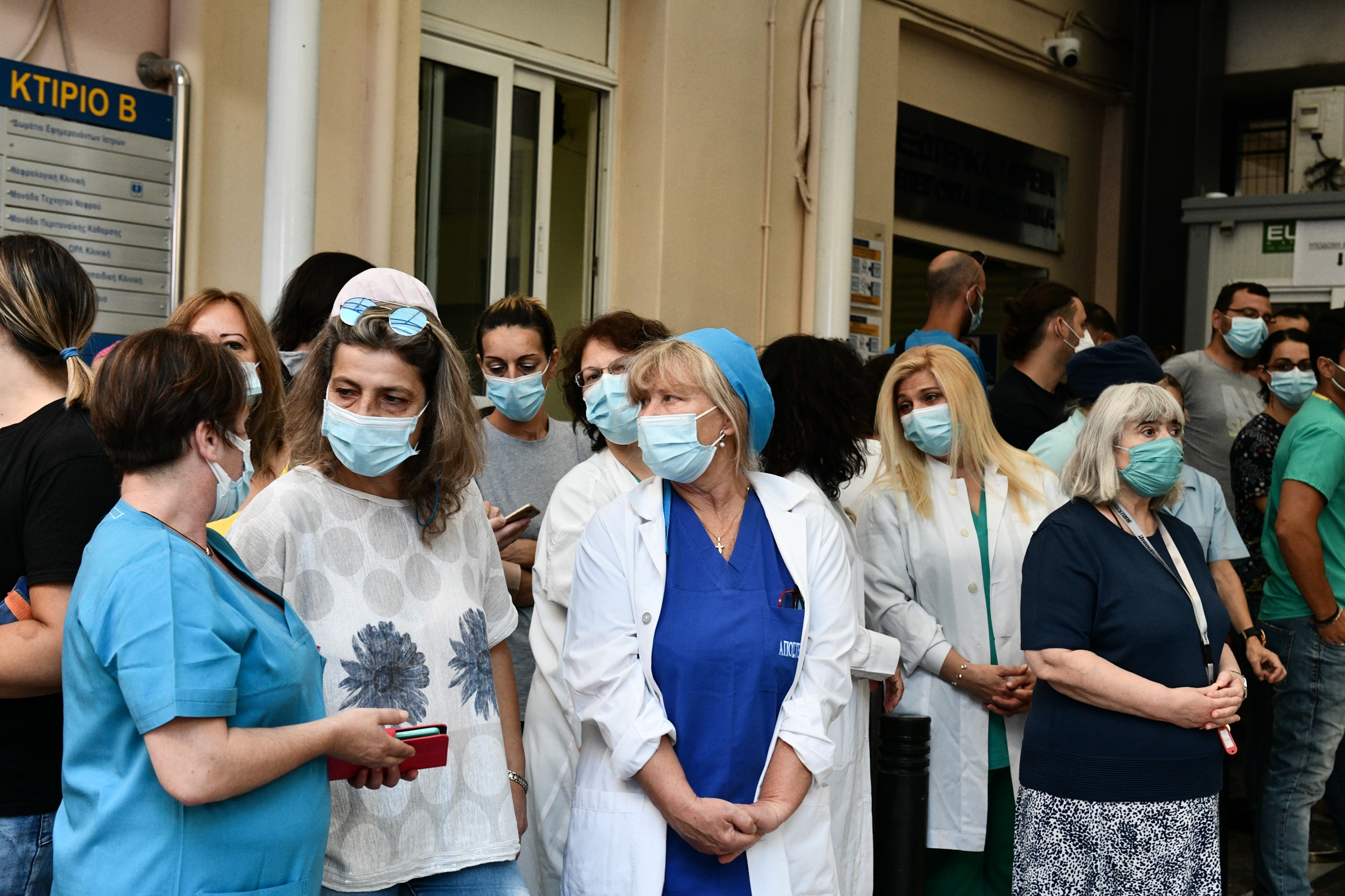 Περίγελος η κυβέρνηση Κ.Μητσοτάκη: Ανεμβολίαστοι υγειονομικοί εργάζονται και σήμερα γιατί δεν βγαίνουν οι βάρδιες!