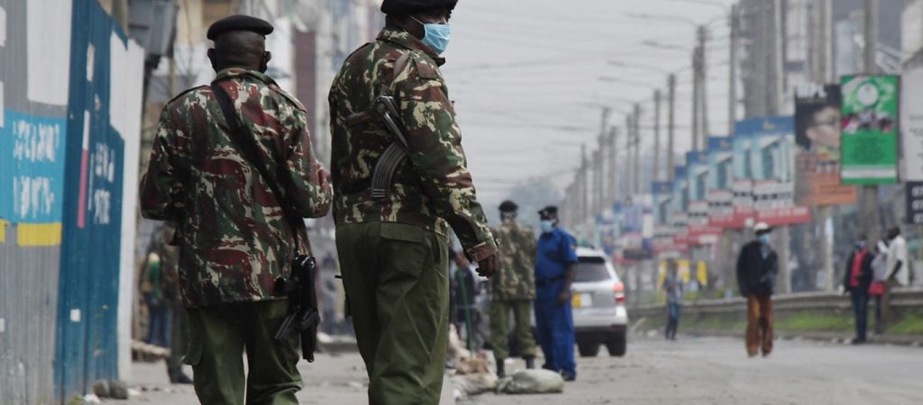 Κένυα: Αντιμέτωποι με σοβαρές κατηγορίες έξι αστυνομικοί – Σκότωσαν δύο αδέρφια για παραβίαση των μέτρων κορωνοϊού