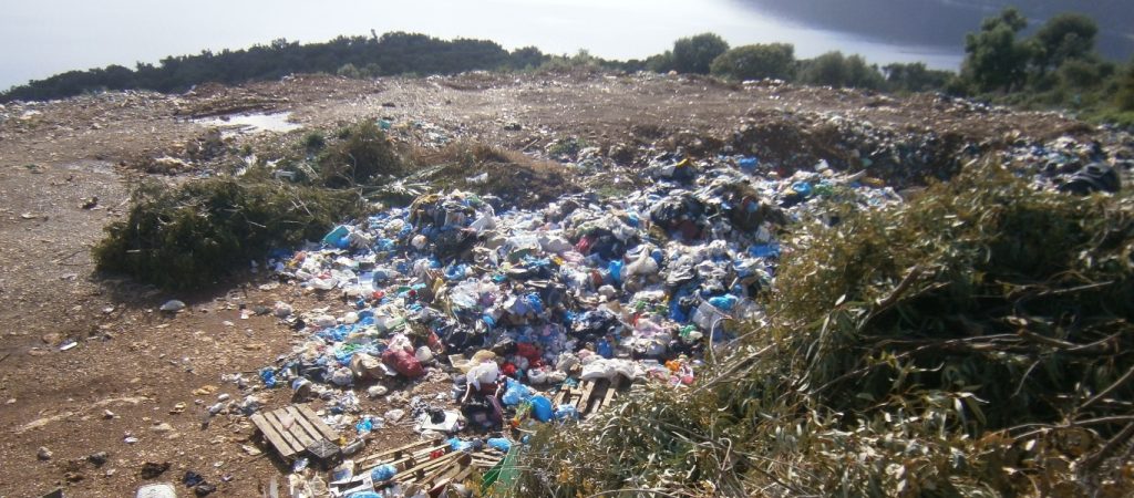 Μυτιλήνη: Βρέθηκε σακούλα με ανθρώπινα οστά στα σκουπίδια