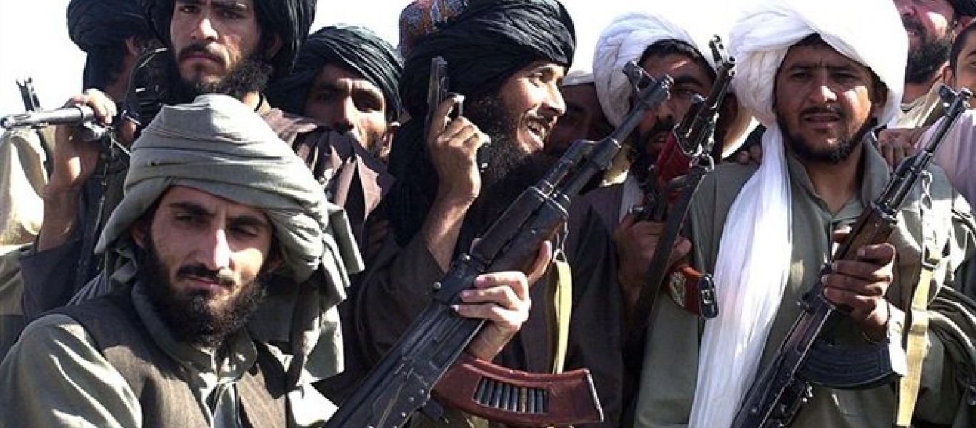 Πανδαιμόνιο στους δρόμους του Αφγανιστάν – Χιλιάδες πολίτες στις τράπεζες της Καμπούλ