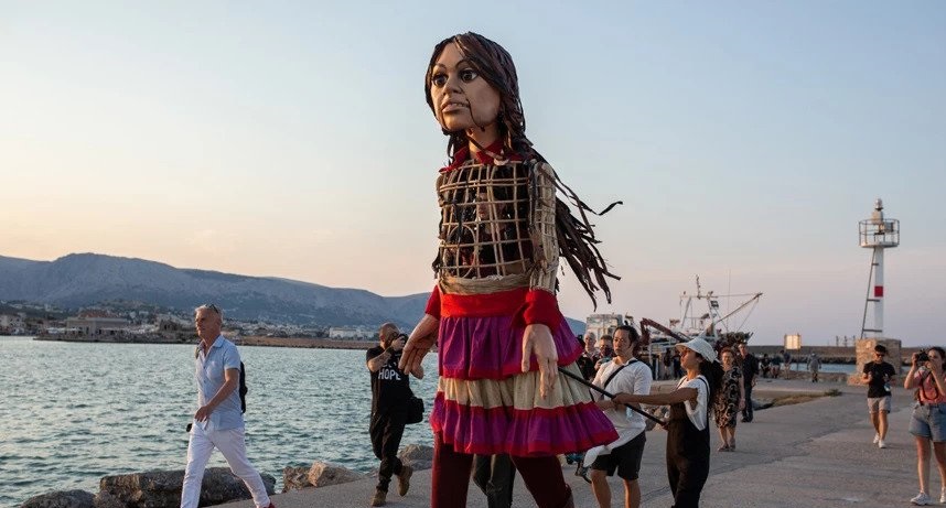 Η «μικρή» Αμάλ στον Πειραιά