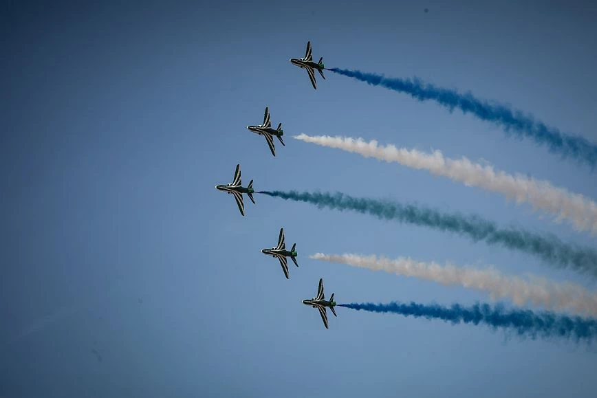 Athens Flying Week: «Έκλεψαν» τα βλέμματα το γαλλικό Rafale, η ομάδα «Ζευς» & το ελληνικό Spitfire (φώτο)