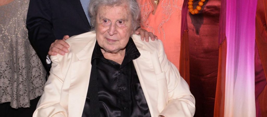 Σπάνιο υλικό: Η τελευταία φωτογραφία του Μ.Θεοδωράκη με τη σύζυγό του (φώτο)