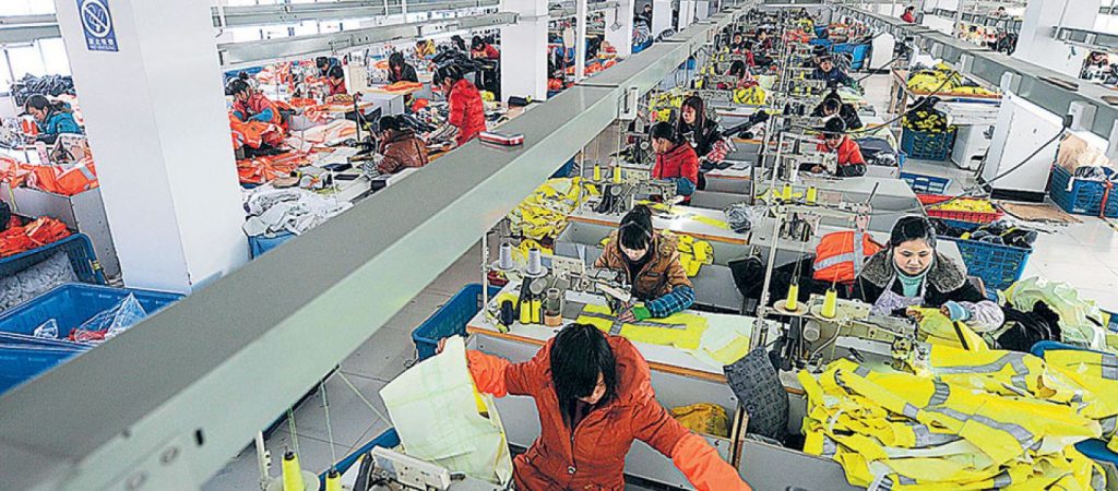 Με 46 δισ. δολ. στηρίζει το Πεκίνο τις μικρομεσαίες επιχειρήσεις