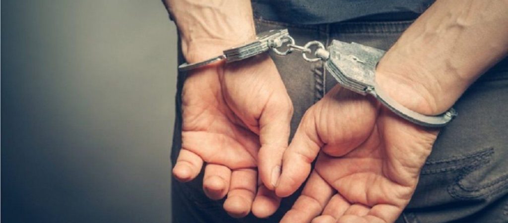 Αμαλιάδα: Χειροπέδες σε φυγόποινο με δύο καταδίκες