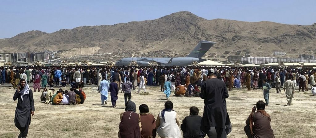 Μ.Τσαβούσογλου: «Η Τουρκία συνεργάζεται με το Κατάρ & τις ΗΠΑ για τη λειτουργία του αεροδρομίου της Καμπούλ»