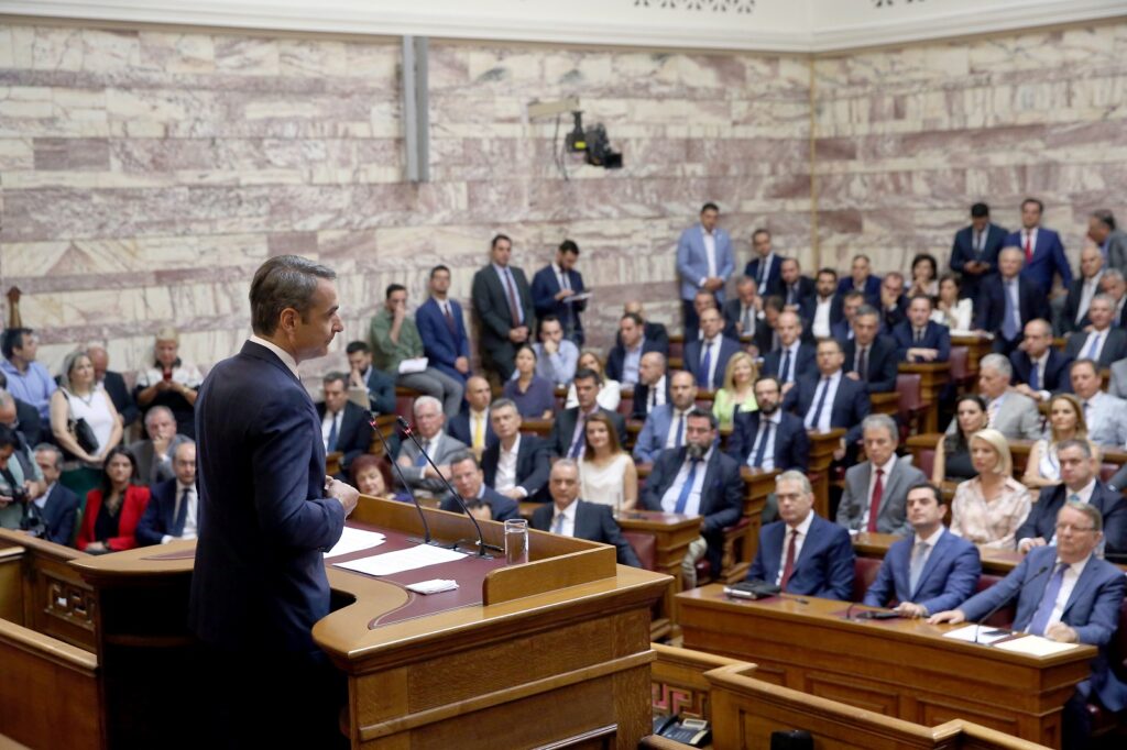 Ανεμβολίαστοι και βουλευτές της ΝΔ: «Δεν με αφήνει ο πνευματικός μου» – Θα τους βγάλει σε αναστολή ο Κ.Μητσοτάκης;