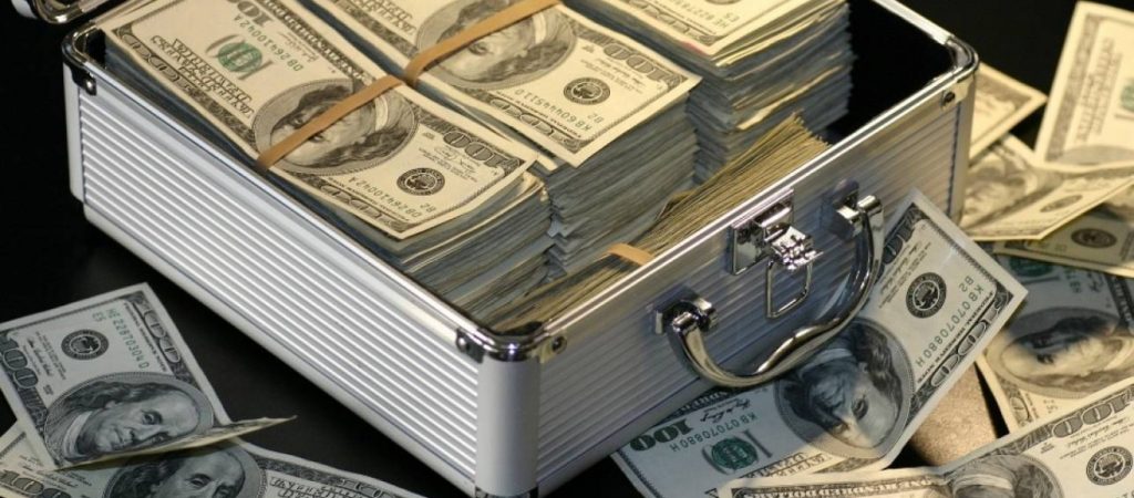 Μία φωνή τον προκάλεσε να αγοράσει λαχείο και κέρδισε… 100 χιλ. δολάρια