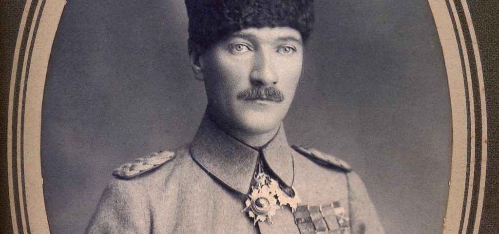 Κύπρος: Βιβλία παρουσιάζουν τον Κεμάλ ως τον σπουδαιότερο ήρωα της Τουρκίας!