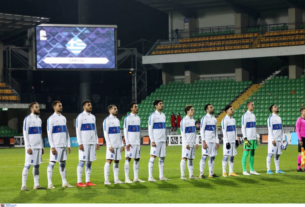 Ελλάδα-Σουηδία: Eνός λεπτού σιγή προς τιμήν του Μίκη Θεοδωράκη (βίντεο)