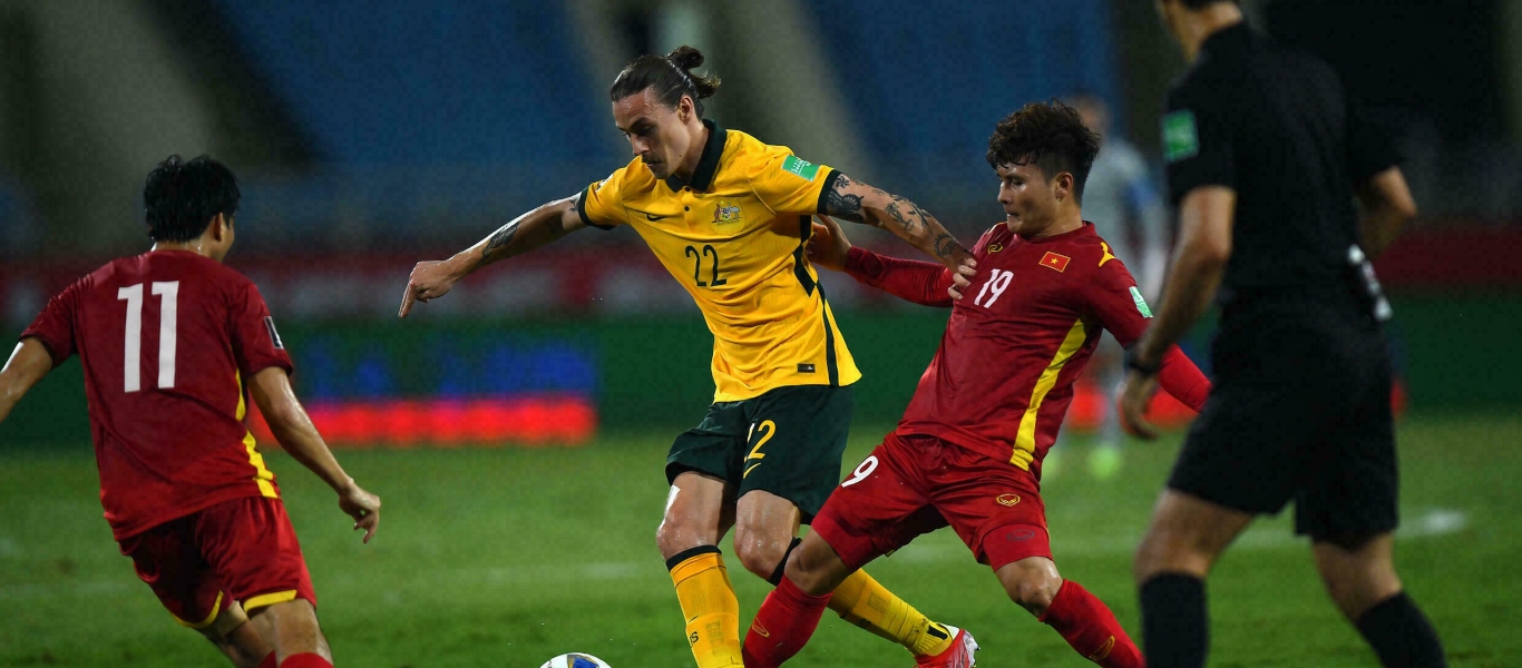 «Εφιαλτικές» στιγμές για τον σπίκερ στο Βιετνάμ – Αυστραλία – Έπαιζαν 9 παίκτες με το ίδιο όνομα