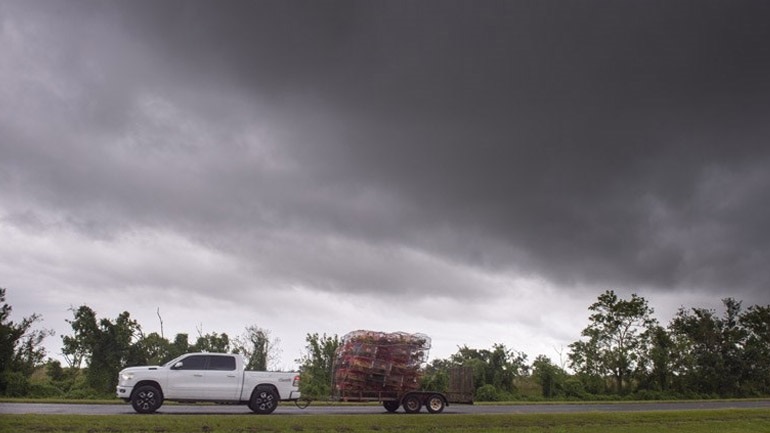 ΗΠΑ: Τη Φλόριντα απειλεί η τροπική καταιγίδα Μίντι (βίντεο)