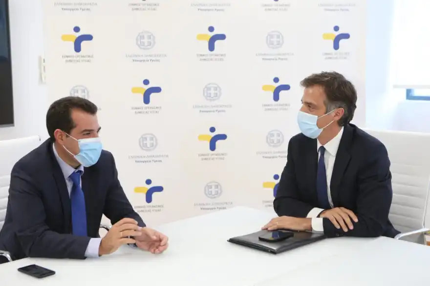 Επίσκεψη Θάνου Πλεύρη σε ΕΟΔΥ και ΕΟΠΥΥ