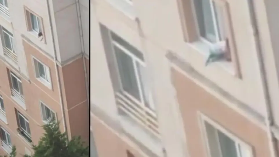 Τουρκία: «Κόβει την ανάσα» βίντεο που δείχνει νήπιο να κάθεται στο περβάζι παραθύρου πολυκατοικίας (βίντεο)