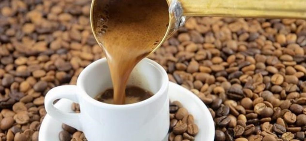 Γιατί δεν πρέπει να πίνετε καφέ με άδειο στομάχι;