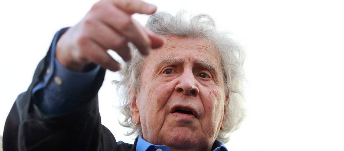 Μίκης Θεοδωράκης: Γερμανός μουσικός τραγούδησε με την κιθάρα του προς τιμήν του σπουδαίου συνθέτη (βίντεο)