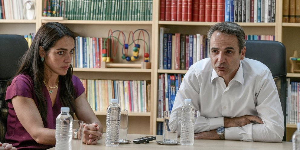 Η κυβέρνηση Μητσοτάκη στέλνει για δουλειά σε ξενοδοχεία ανήλικα παιδιά από ιδρύματα: «Για να μάθουν να δουλεύουν»