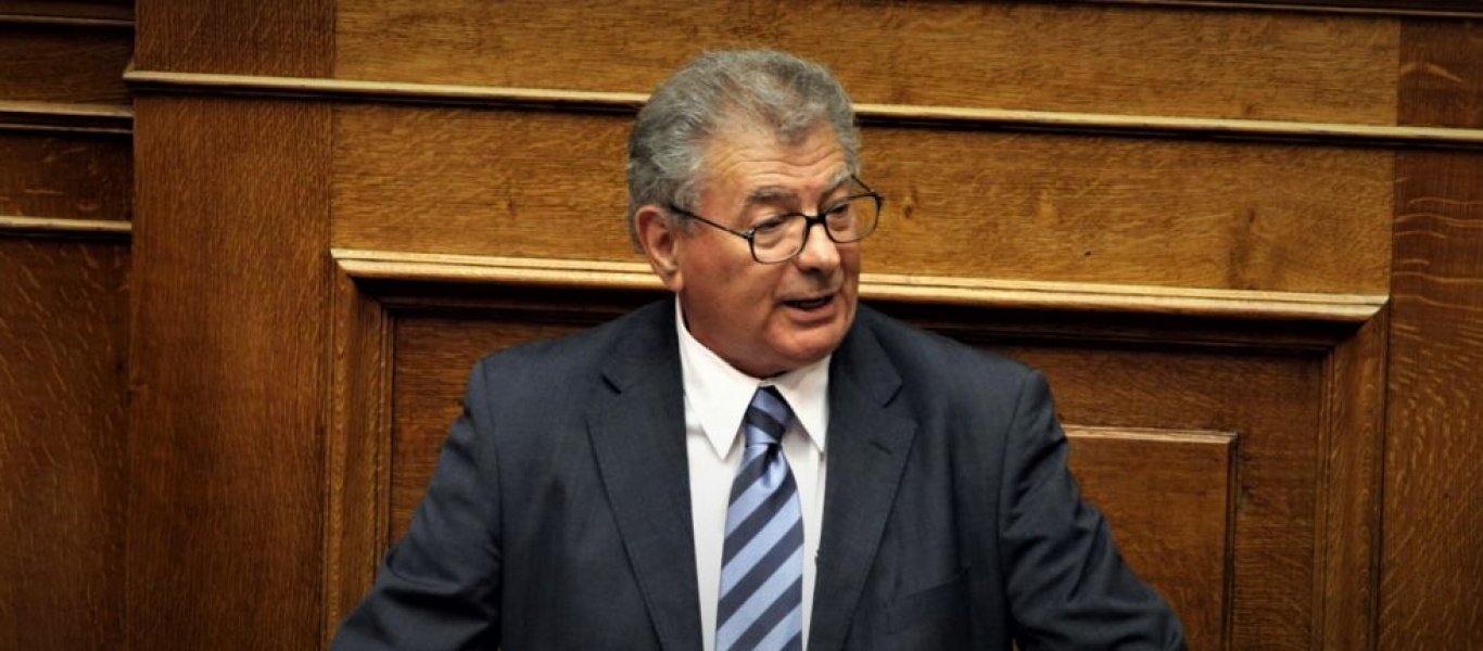 Υπόθεση Σήφη Βαλυράκη – Οργή από τη σύζυγό του: «Τεράστια προσβολή και όνειδος για την οικογένεια»