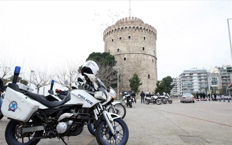 Θεσσαλονίκη: Κάδο απορριμμάτων γεμάτο μολότοφ βρήκε η ΕΛ.ΑΣ. στην Τούμπα