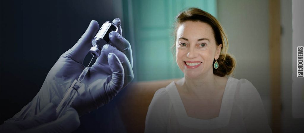 Καθηγήτρια που απολύεται λόγω εμβολιασμού κλαίει και επικαλείται τον Σωκράτη: «Το τελευταίο μου μάθημα»