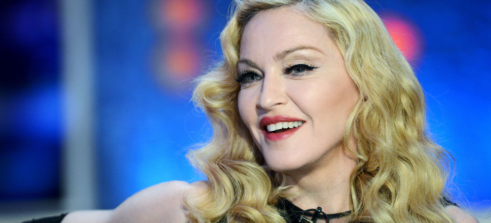 Μαντόνα: Ποζάρει topless στα 63 της και «ρίχνει» το Instagram (φωτο)