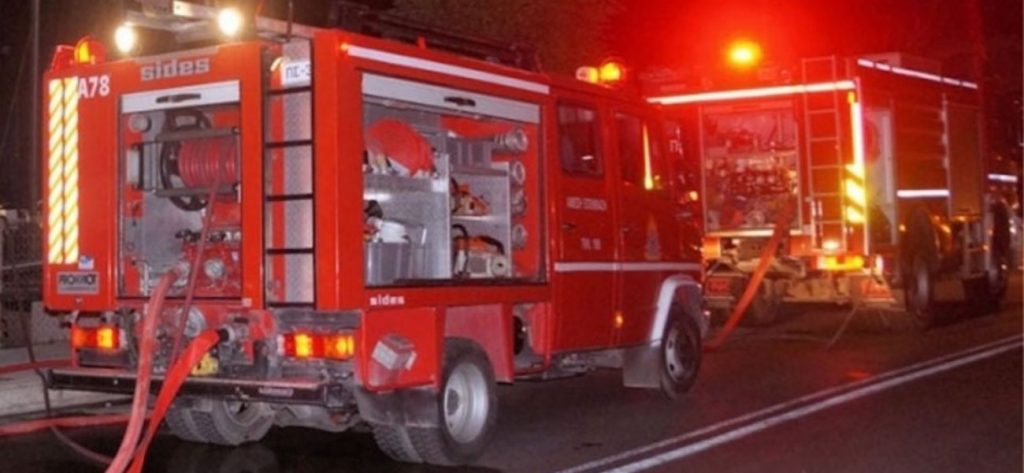 Βραχάτι Κορινθίας: Νεκρός ένας 75χρονος μετά από πυρκαγιά στο σπίτι του (βίντεο)