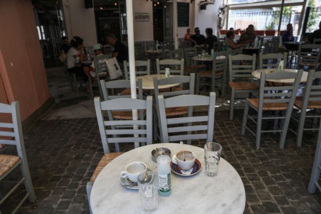 Μπαράζ λουκέτων στην εστίαση: «Δεν θα διώχνουμε ανεμβολίαστους πελάτες – Καλύτερα να μην ανοίξουμε καθόλου»