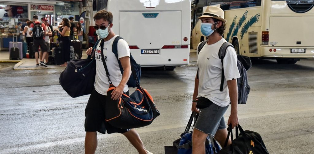 Σε Αθήνα και Θεσσαλονίκη δεν κολλάει: Rapid test για λεωφορεία και τρένα… αλλά μόνο στην επαρχία!