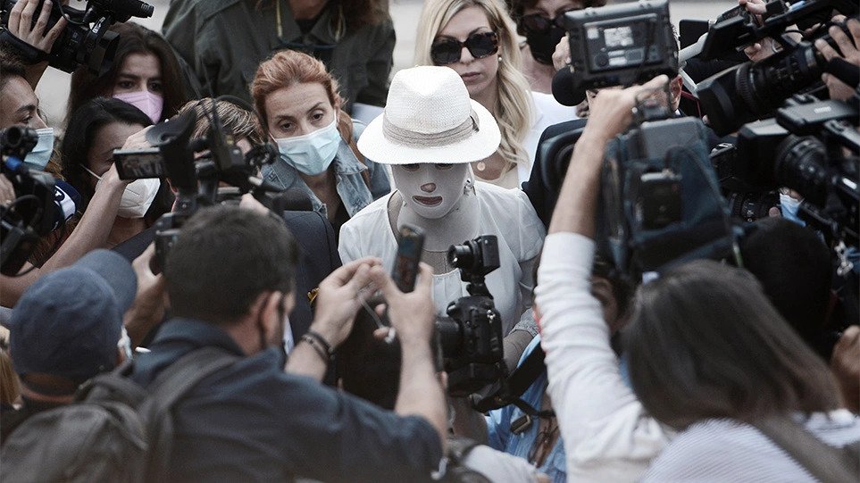 Επίθεση με βιτριόλι: Ποια θα είναι η ποινή της 36χρονης αν καταδικαστεί – Τι λέει ο δικηγόρος της Ιωάννας