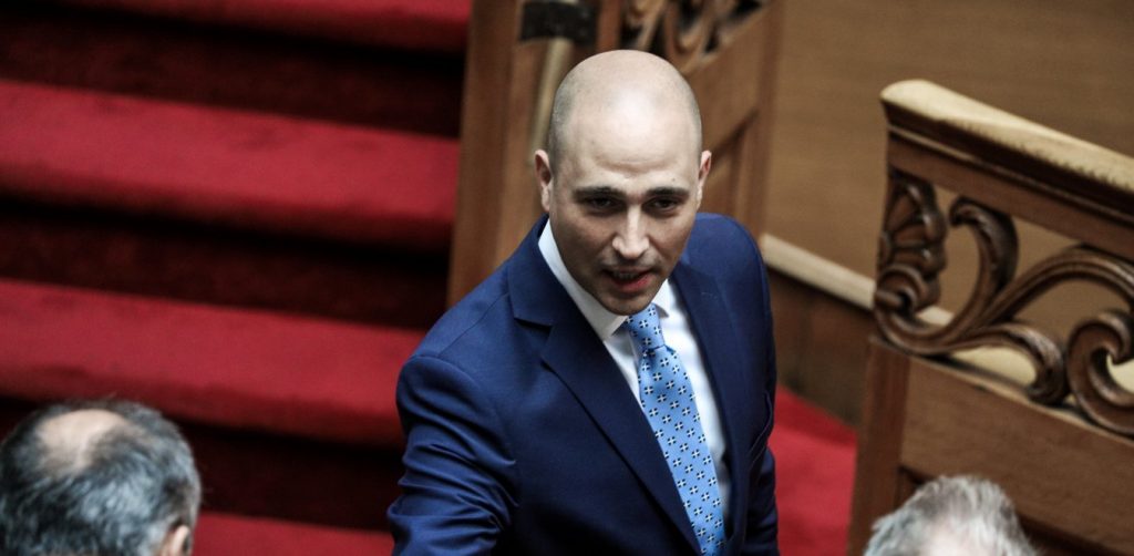 Ο ΣΥΡΙΖΑ ζητά τη διαγραφή του Κ.Μπογδάνου από την ΝΔ λόγω δημοσίευσης στοιχείων αλλοδαπών μαθητών