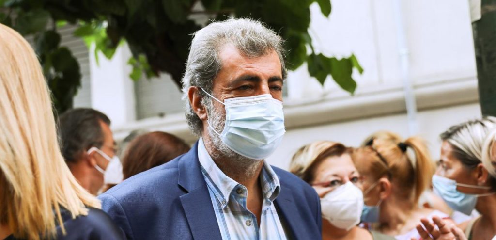 Π.Πολάκης: «Αν είχαμε προμηθευτεί μονοκλωνικά αντισώματα θα είχαμε γλιτώσει το 50% των θανάτων»