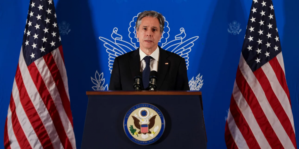 Οι ΗΠΑ προσπαθούν να «χρυσώσουν το χάπι» στον Μακρόν για AUKUS: «Ζωτικός σύμμαχος» η Γαλλία