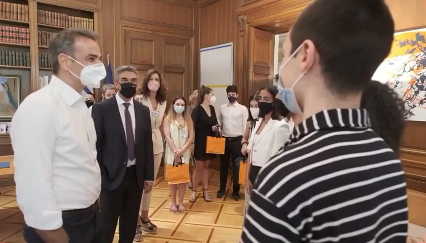 Ο Κ.Μητσοτάκης ευχήθηκε καλό καλοκαίρι στους μαθητές! Μήπως ξέρει κάτι που δεν ξέρουμε; (βίντεο)