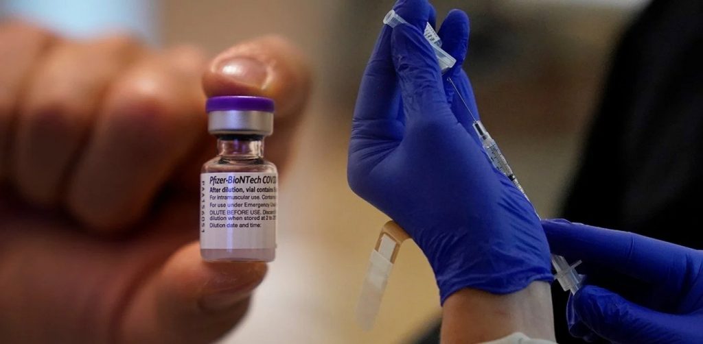 Μητέρα 19χρονης που εμφάνισε σοβαρές παρενέργειες μετά το εμβόλιο της Pfizer: «Γιατροί μου έκλεισαν το τηλέφωνο»