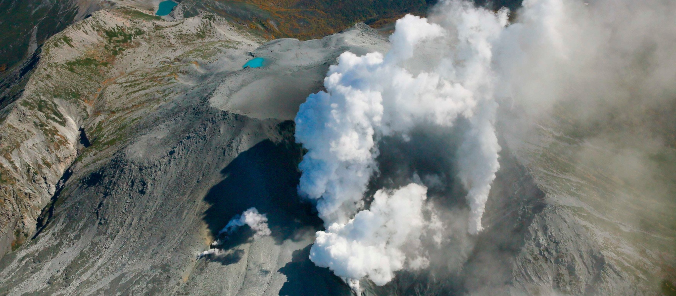 Ιαπωνία: Ανησυχία για τη νέα έκρηξη του ηφαίστειου Όρους Οντάκε