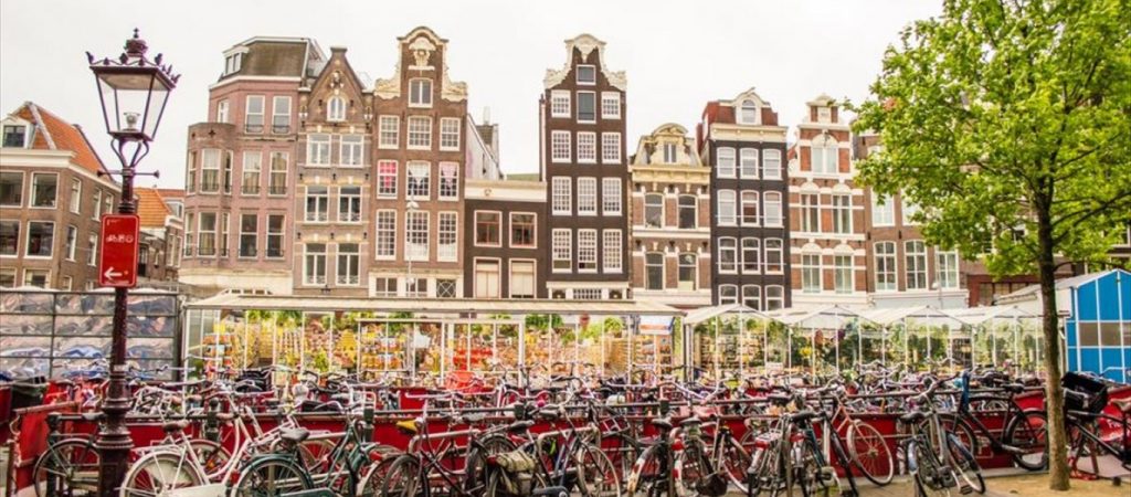 Η Ολλανδία προχωρά στην άρση των περιοριστικών μέτρων κατά του κορωνοϊού