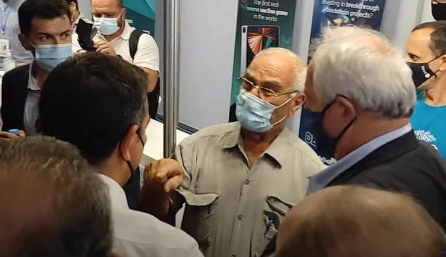 Δάκρυσε ηλικιωμένος μπροστά στον Α.Τσίπρα: «Να είσαστε καλά αλλά μας πήρατε την περιουσία»